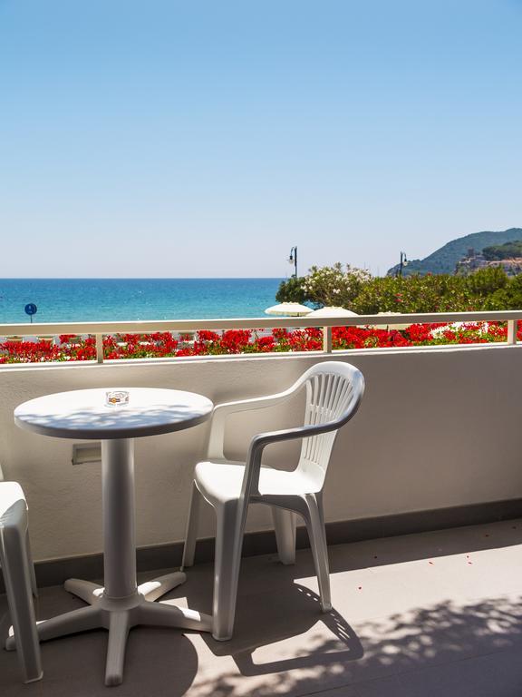 Hotel Montecristo Marina di Campo Eksteriør billede