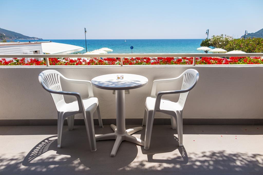 Hotel Montecristo Marina di Campo Eksteriør billede